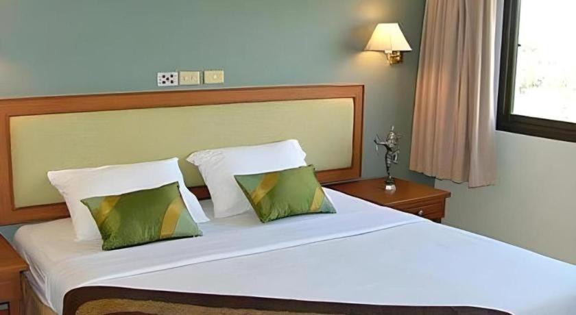 The Park Hotel Паттая Екстер'єр фото